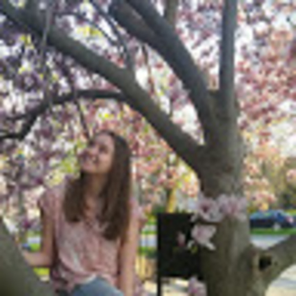 Meet your Posher, Emily - Picture 1 of 1